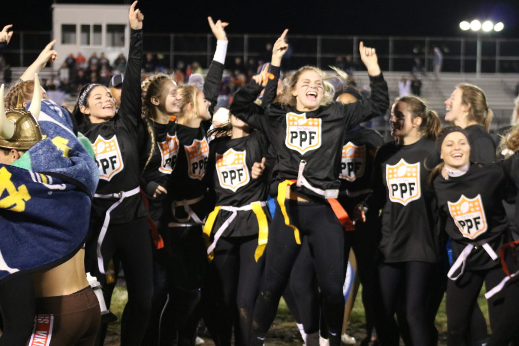 Seniors Squeak Out Win in Powderpuff 2017