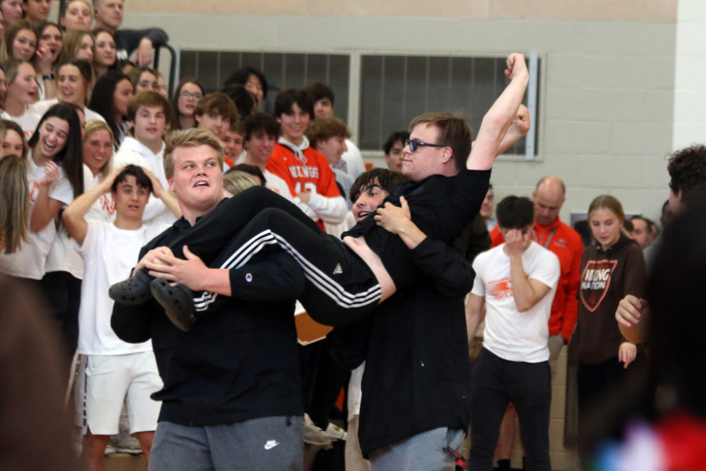 Seniors win spring rally in the valley